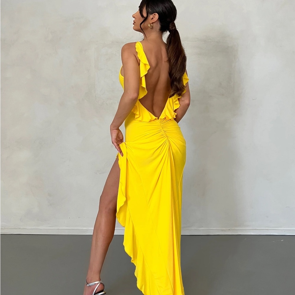GABRIELLE DRESS in yellow -midi - Picture 1 of 9